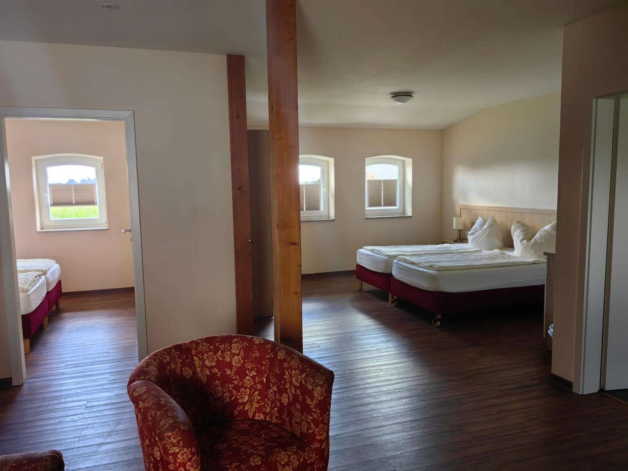 Landhotel Kreien מראה חיצוני תמונה